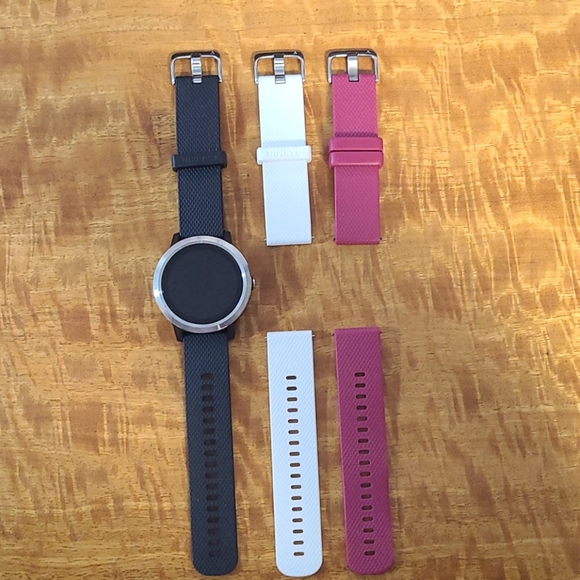 Garmin Vivoactive 3 with 2 extra bands - Picture 1 of 1